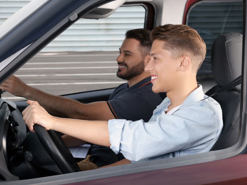 Guidare a 17 Anni è possibile con la Guida accompagnata